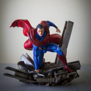 Escultura digital de Superman Injustice pintada