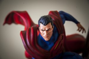 Escultura digital de Superman Infustice pintada