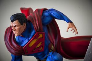 Escultura digital de Superman Infustice pintada
