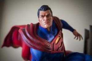 Escultura digital de Superman Infustice pintada